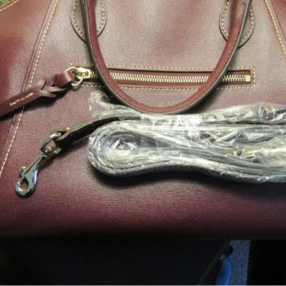 NWOT Dooney and Bourke Berry Leather Dome Satchel with Gold Hardware - Picture 11 of 12